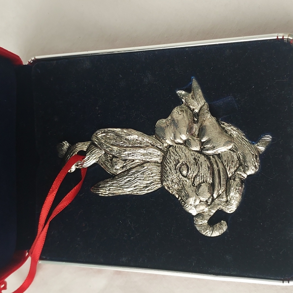 New in velvet box silver bunny rabbit Ornament  🐇 1990 Arthur Court